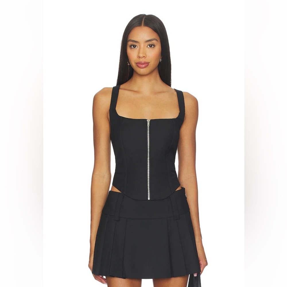 Salone Top in Black
BY.DYLN